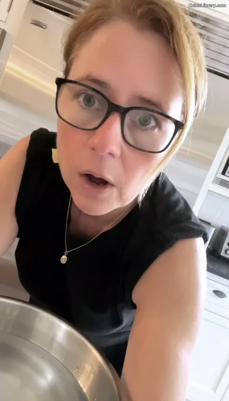 Jenna Fischer photo 1 of 112