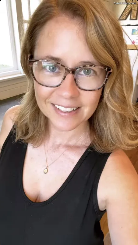 Jenna Fischer photo 1 of 112