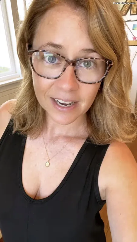 Jenna Fischer photo 5 of 112