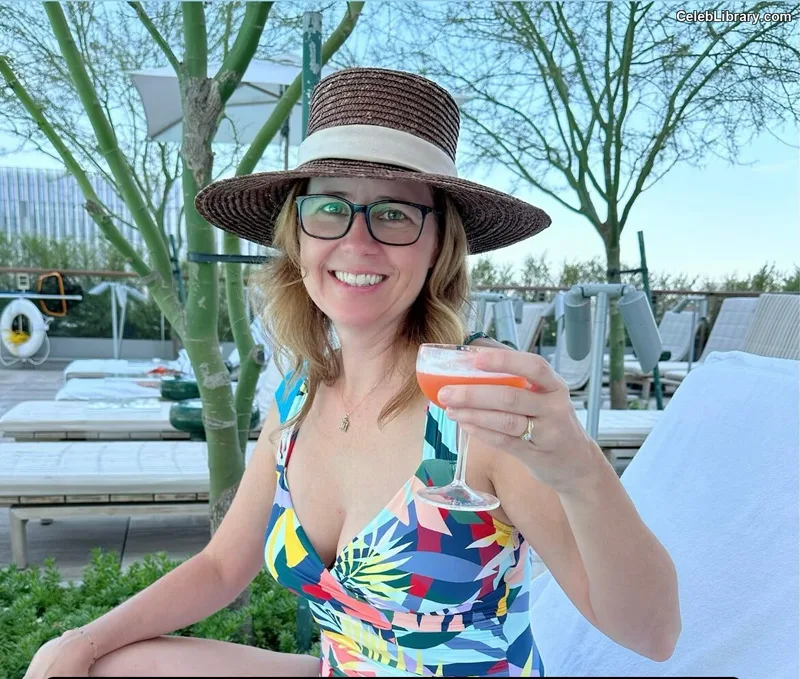 Jenna Fischer photo 15 of 112