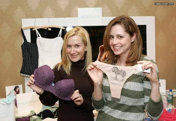 Jenna Fischer photo 16 of 112