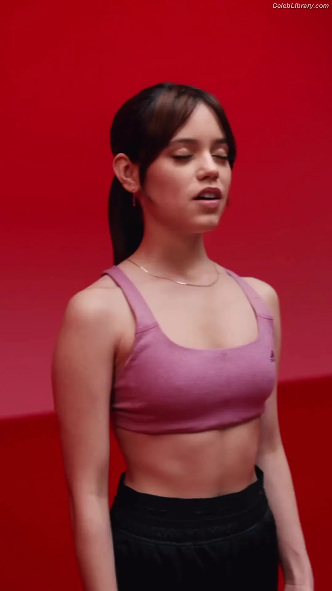 Jenna Ortega photo 7 of 5475