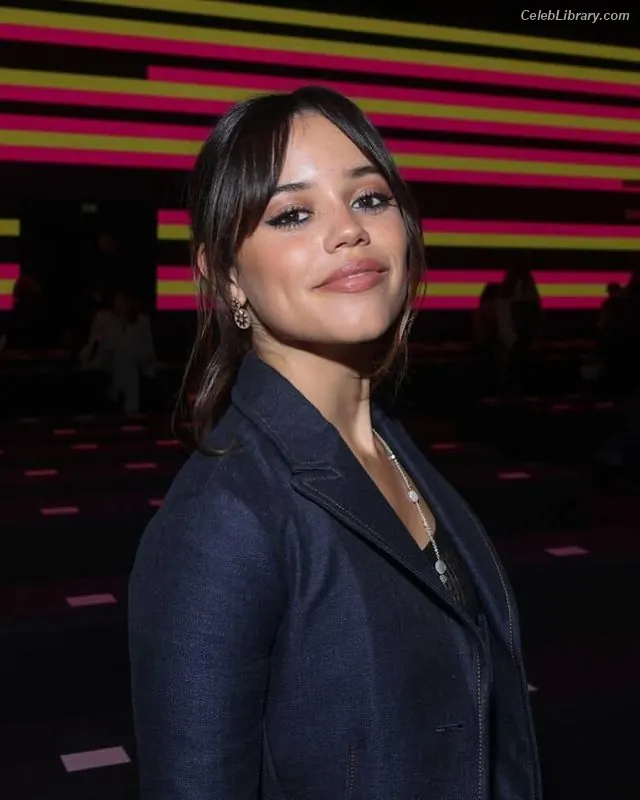 Jenna Ortega photo 10 of 5475