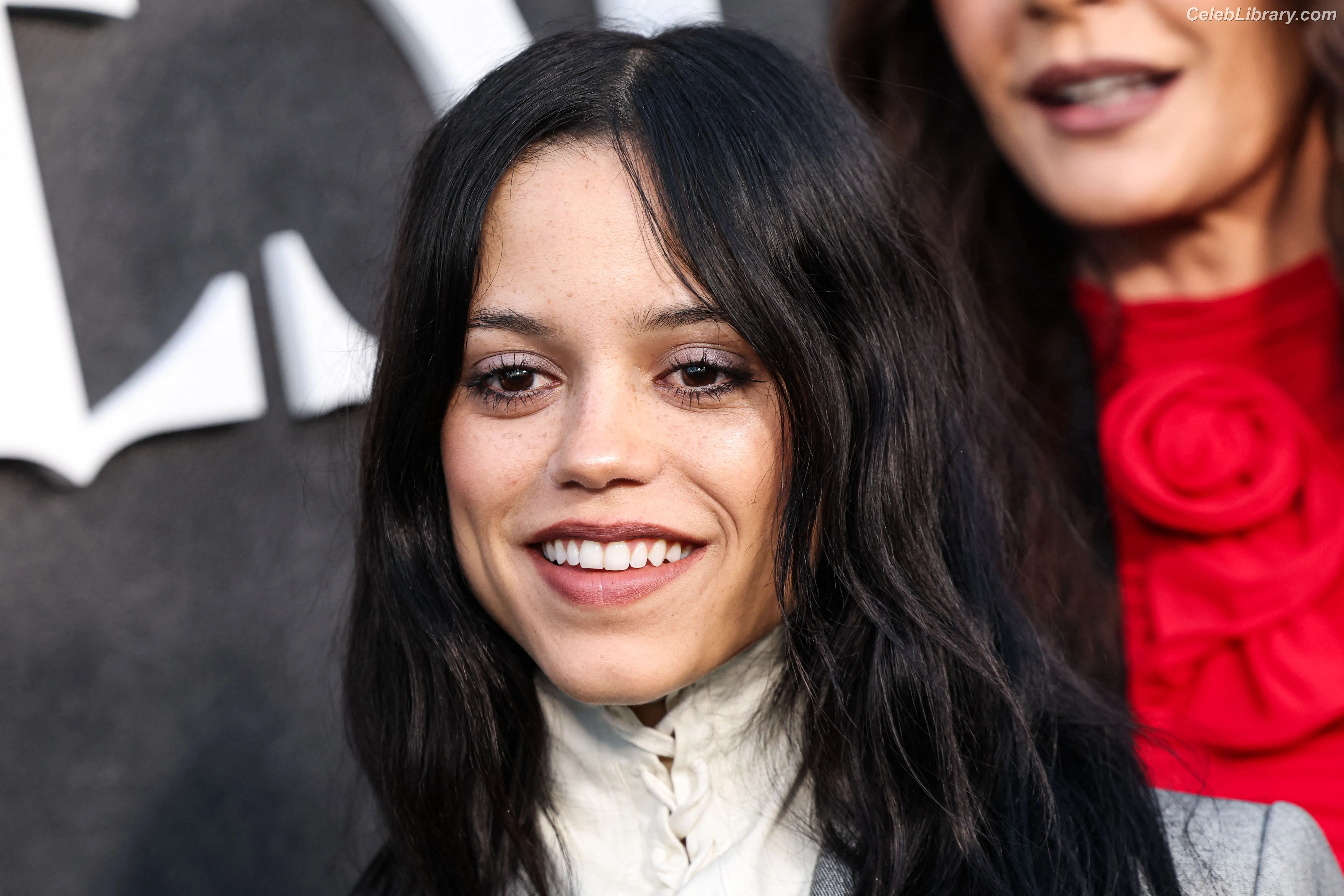 Jenna Ortega photo 2 of 5475