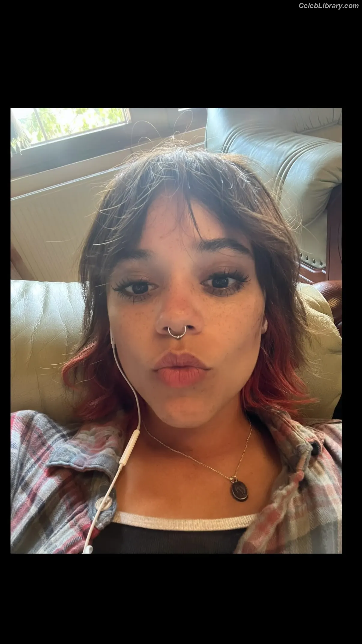 Jenna Ortega photo 15 of 5475