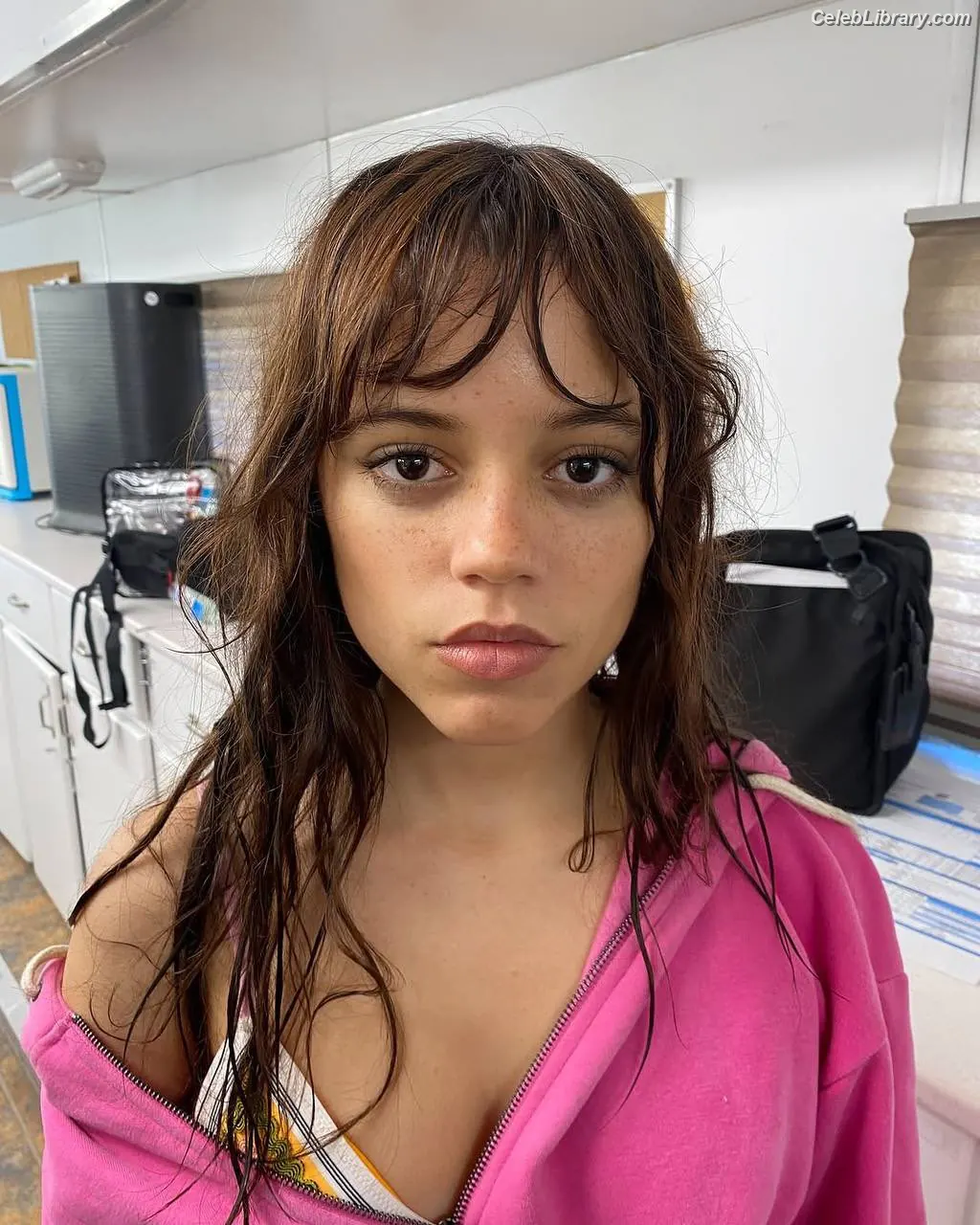 Jenna Ortega photo 4 of 5475