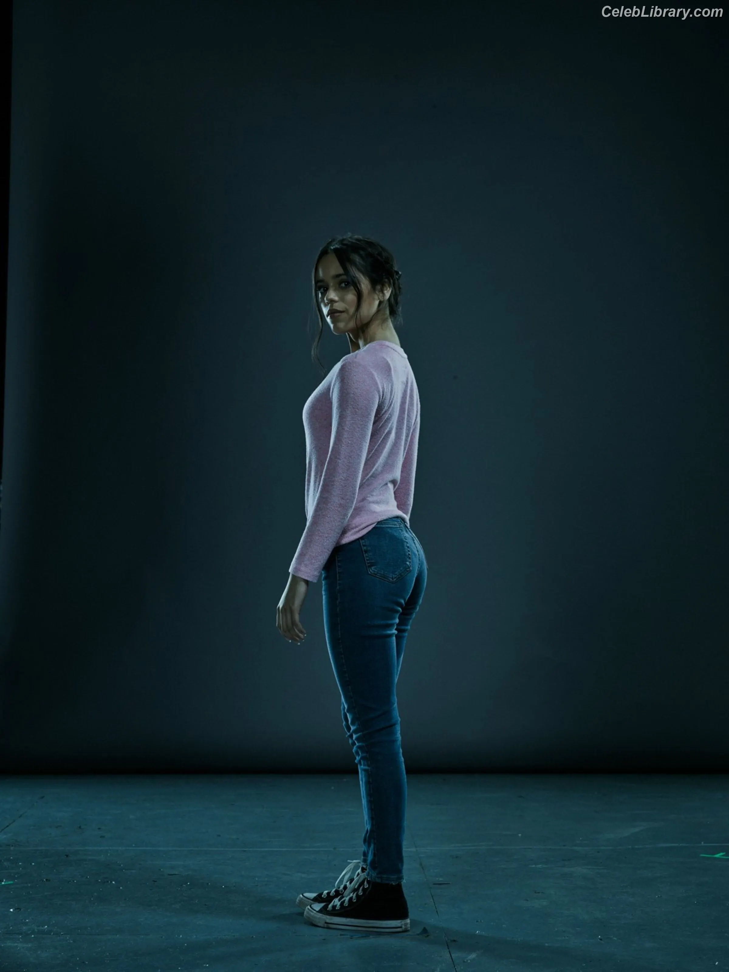 Jenna Ortega photo 1 of 5475