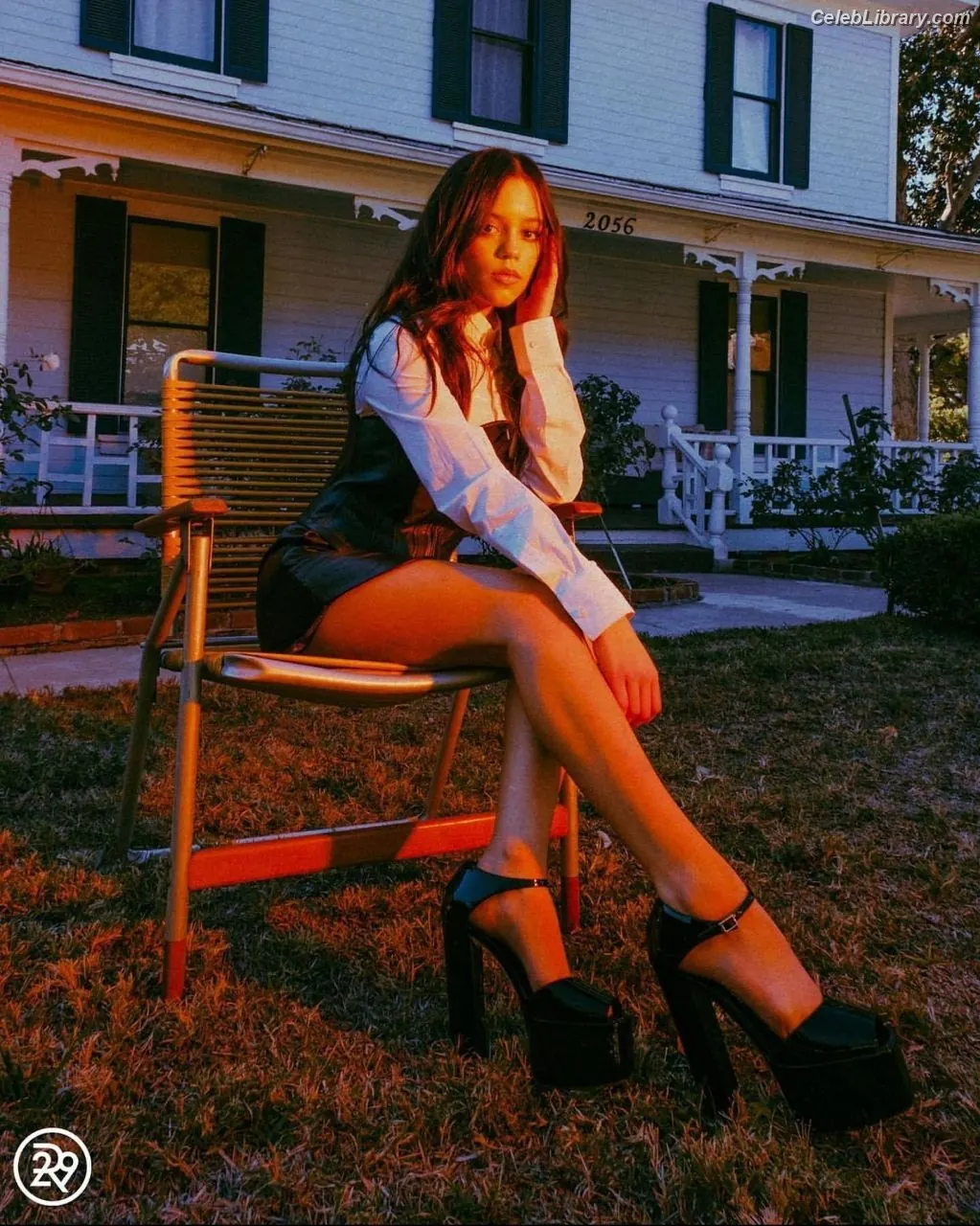 Jenna Ortega photo 21 of 5475