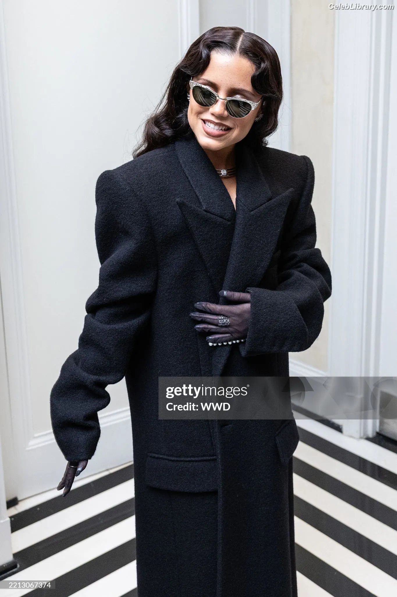 Jenna Ortega photo 1 of 5475