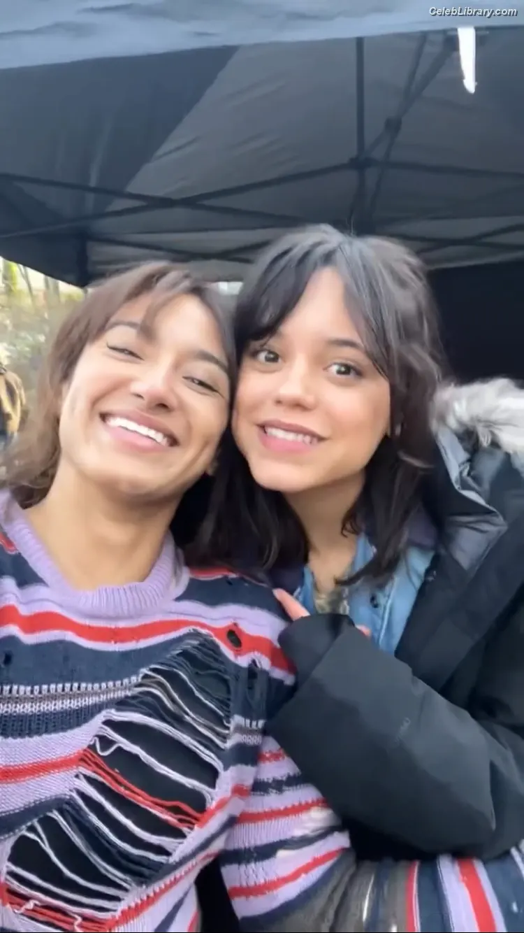Jenna Ortega photo 7 of 5475