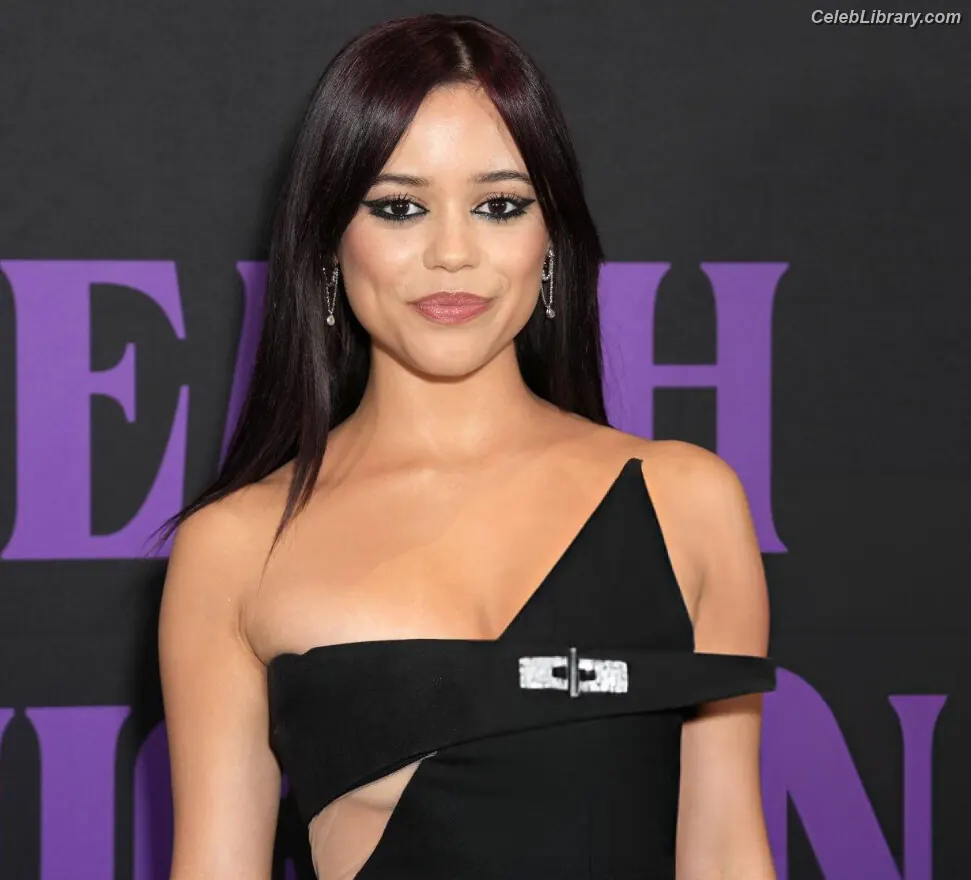 Jenna Ortega photo 6 of 5475
