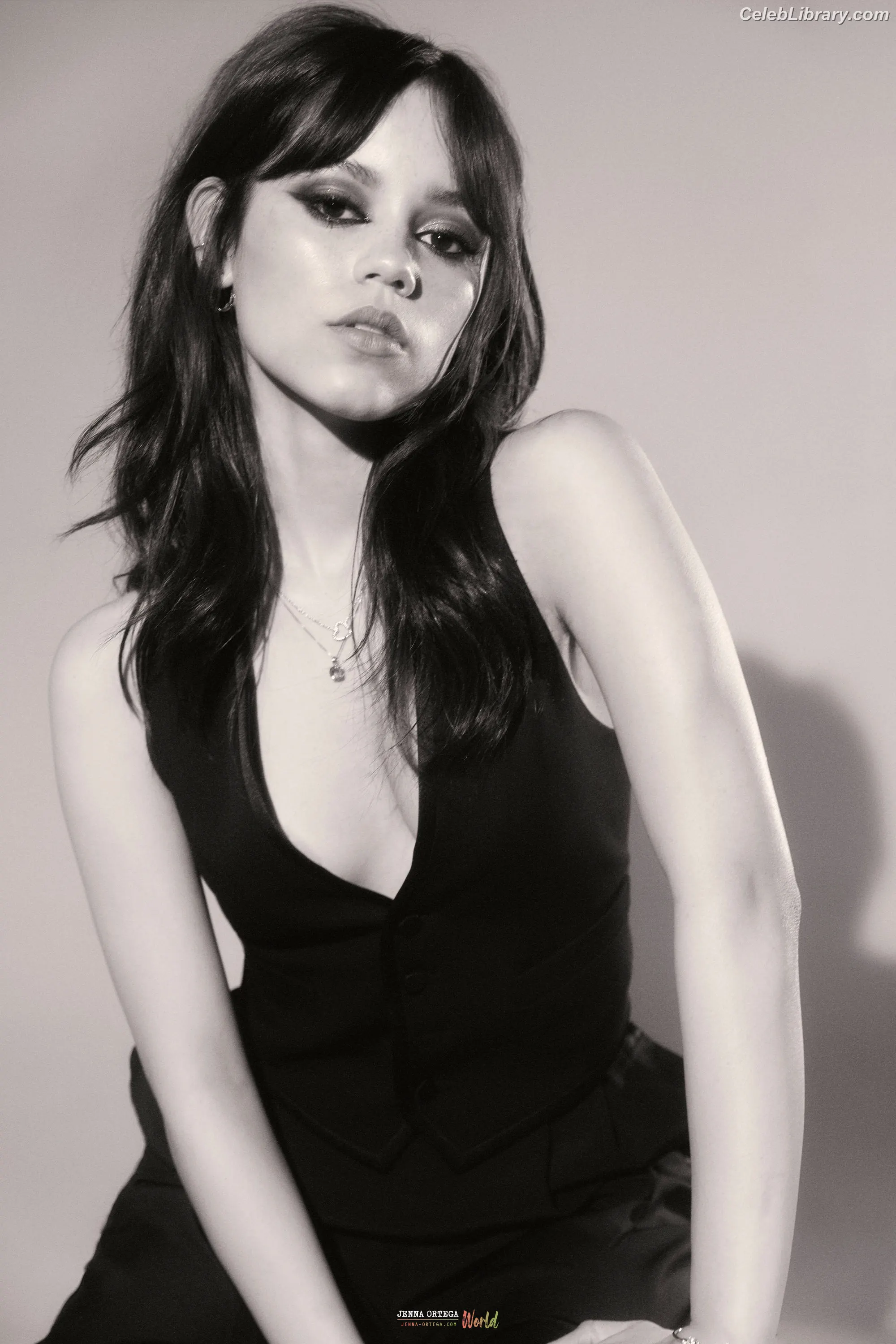 Jenna Ortega photo 16 of 5475