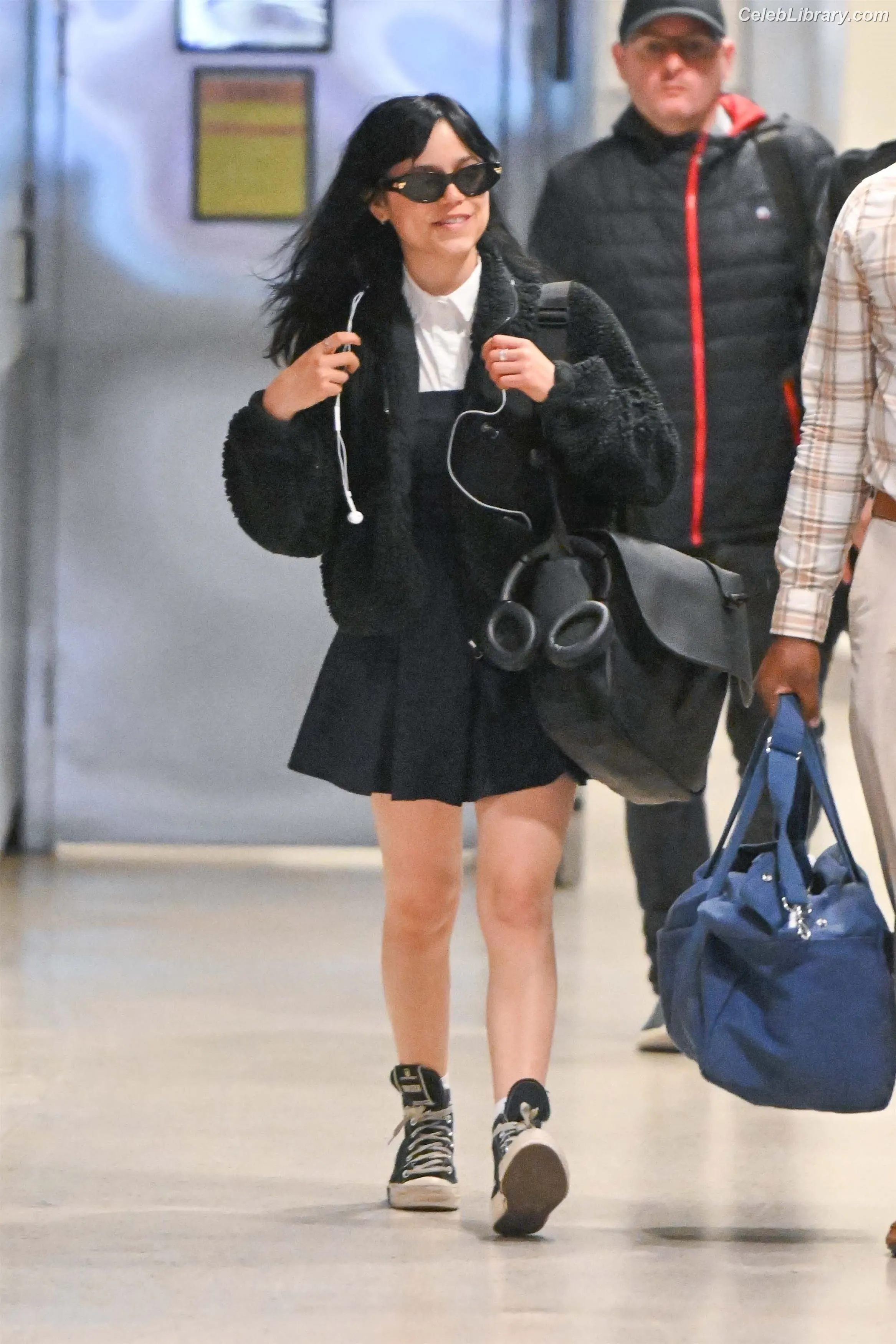 Jenna Ortega photo 15 of 5475