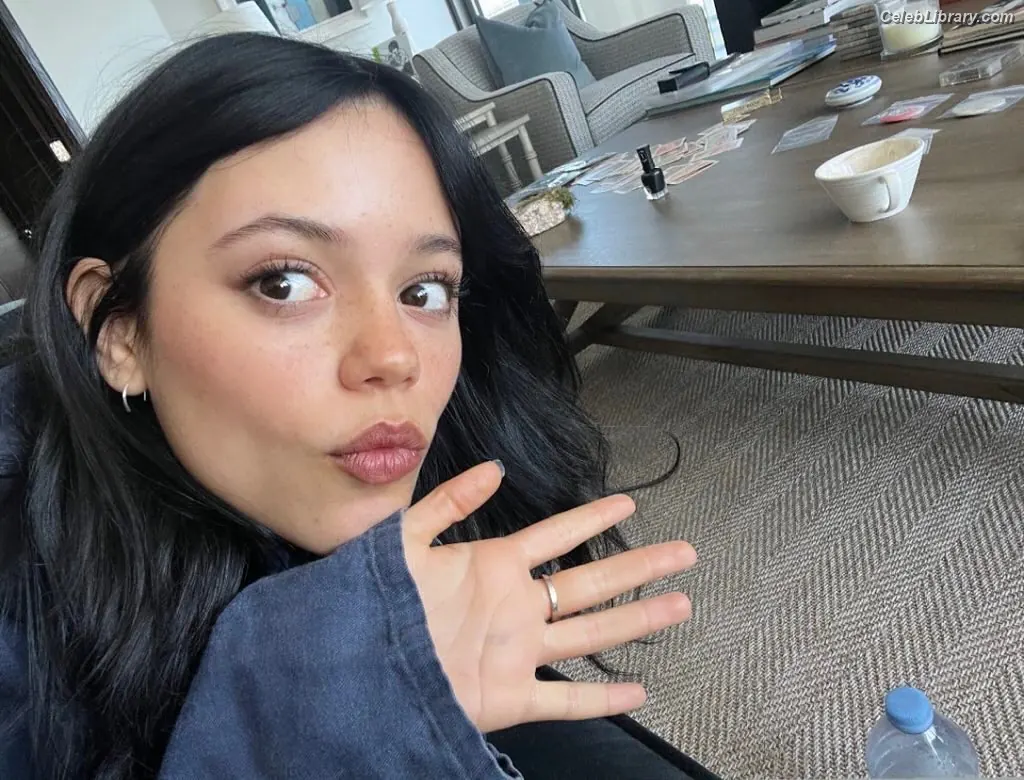 Jenna Ortega photo 24 of 5475