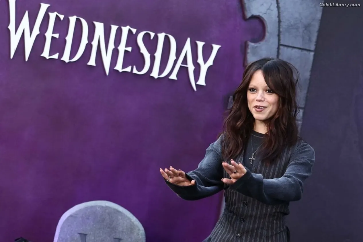 Jenna Ortega photo 20 of 5475