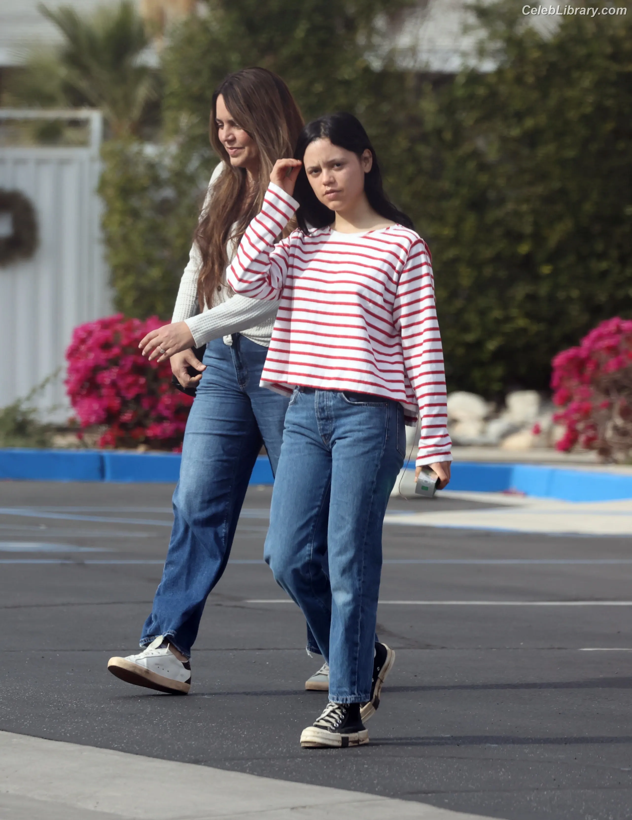 Jenna Ortega photo 3 of 5475