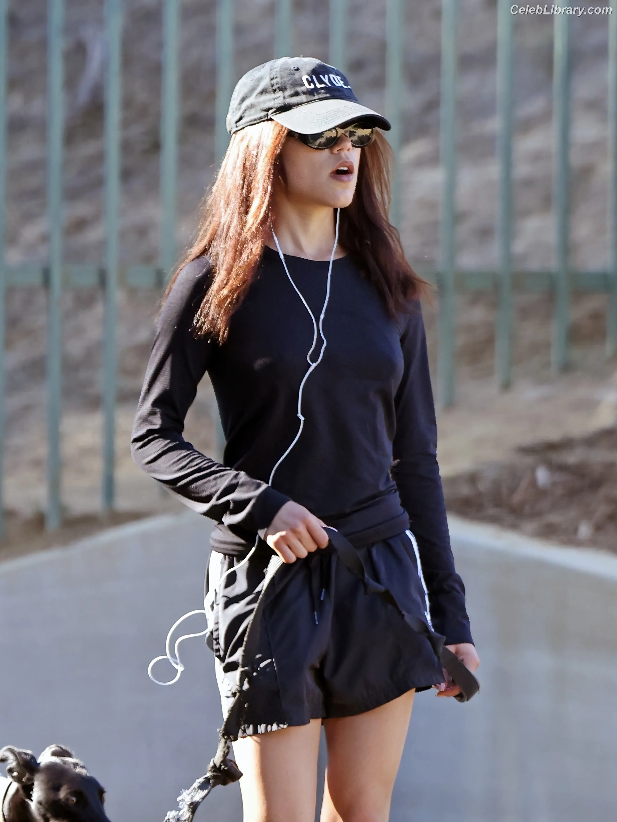 Jenna Ortega photo 2 of 5475