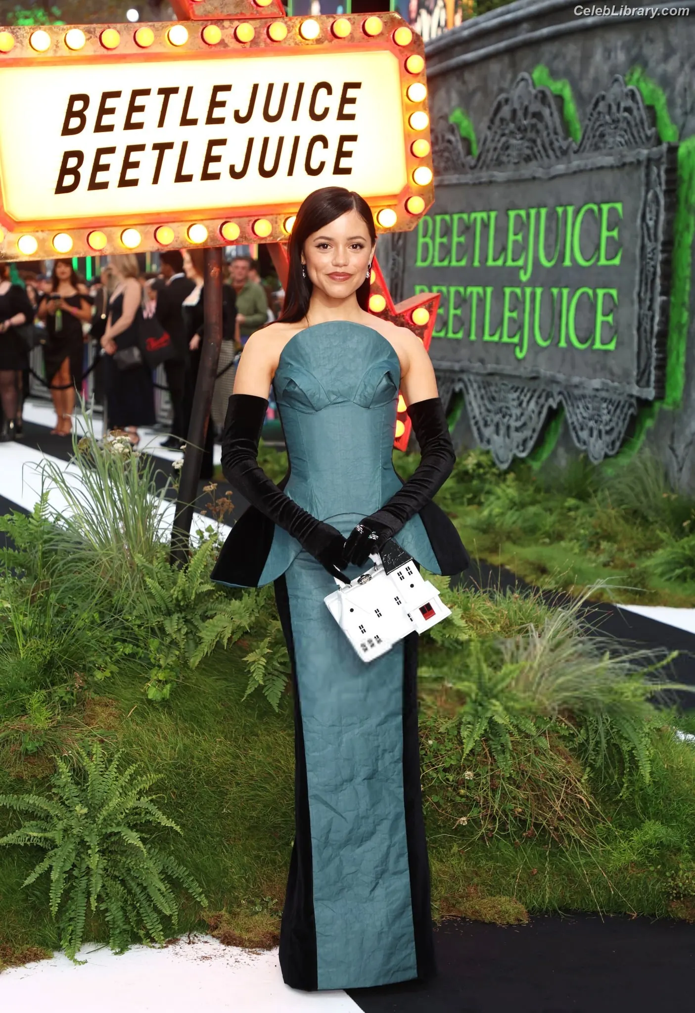 Jenna Ortega photo 20 of 5475