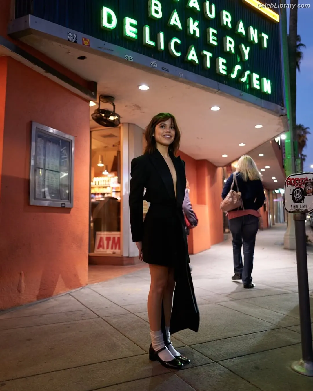 Jenna Ortega photo 7 of 5475