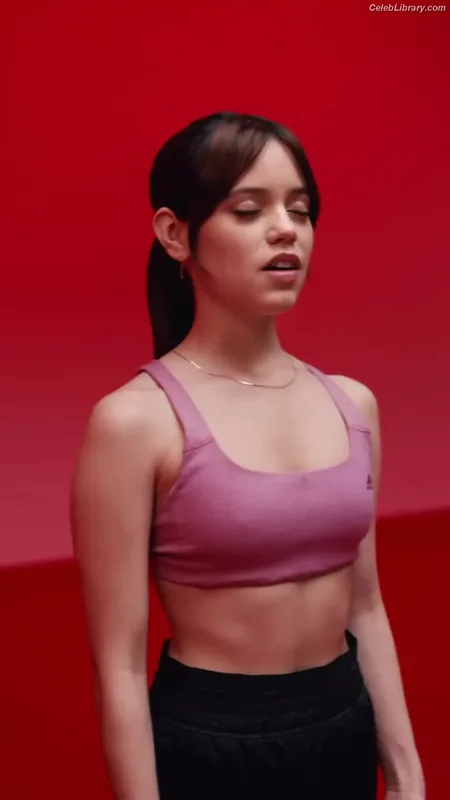 Jenna Ortega photo 15 of 5476