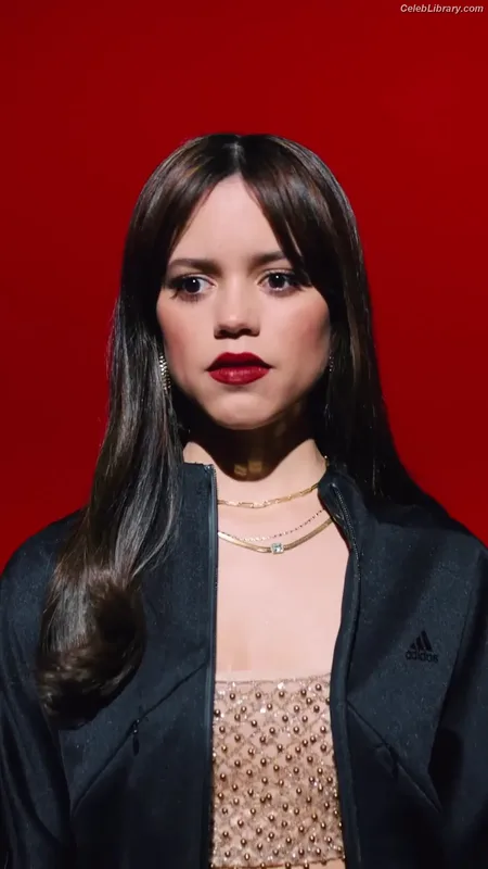 Jenna Ortega photo 5 of 5476