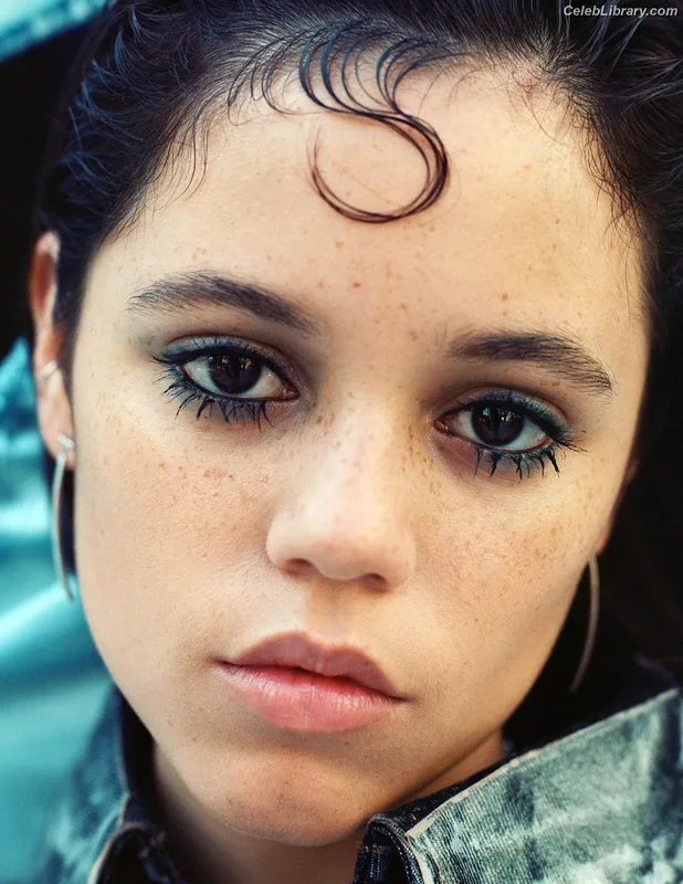 Jenna Ortega photo 6 of 5476