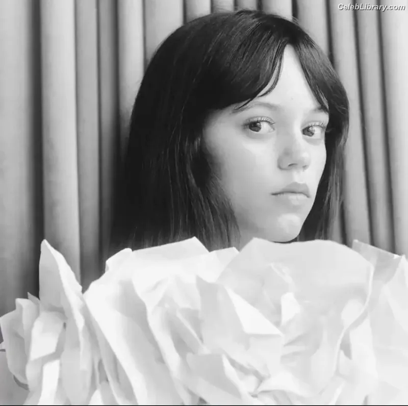 Jenna Ortega photo 12 of 5476