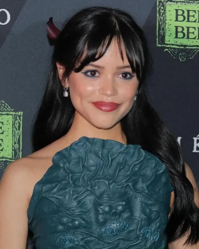 Jenna Ortega photo 14 of 5476