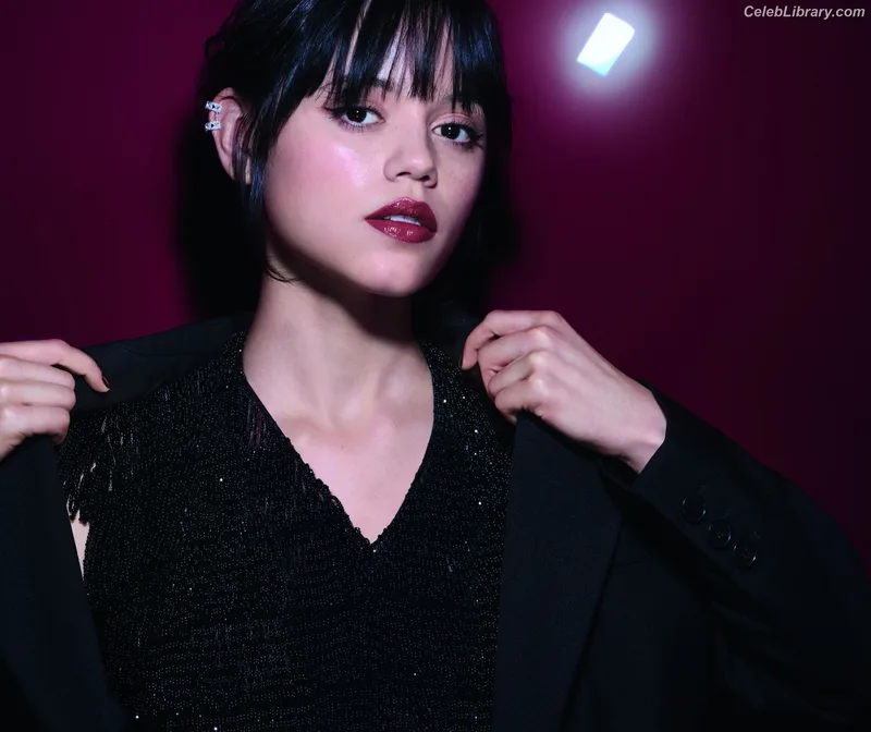 Jenna Ortega photo 19 of 5476