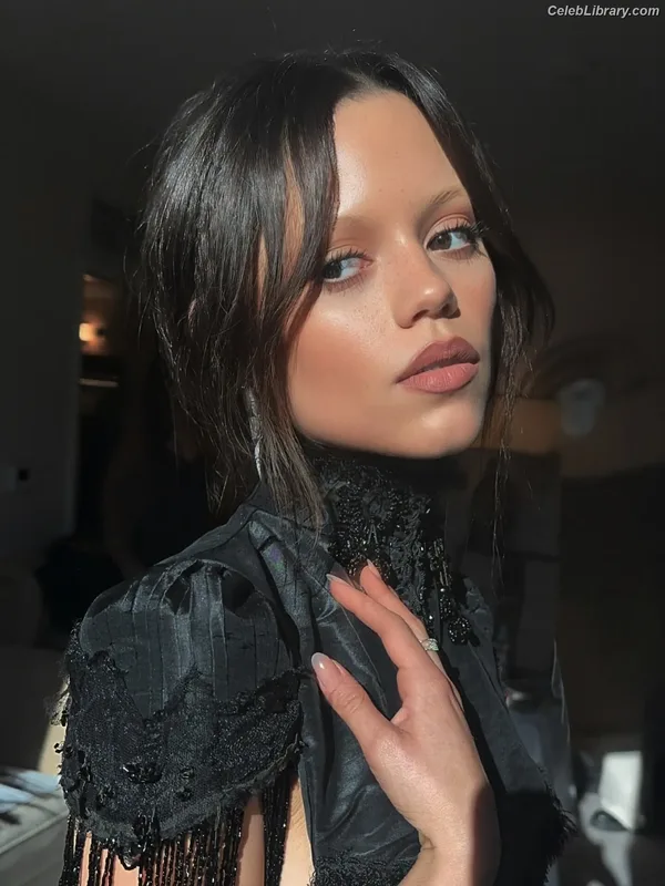 Jenna Ortega photo 13 of 5476