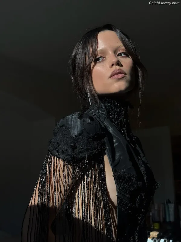 Jenna Ortega photo 16 of 5476