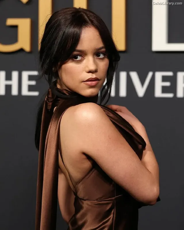 Jenna Ortega photo 12 of 5476