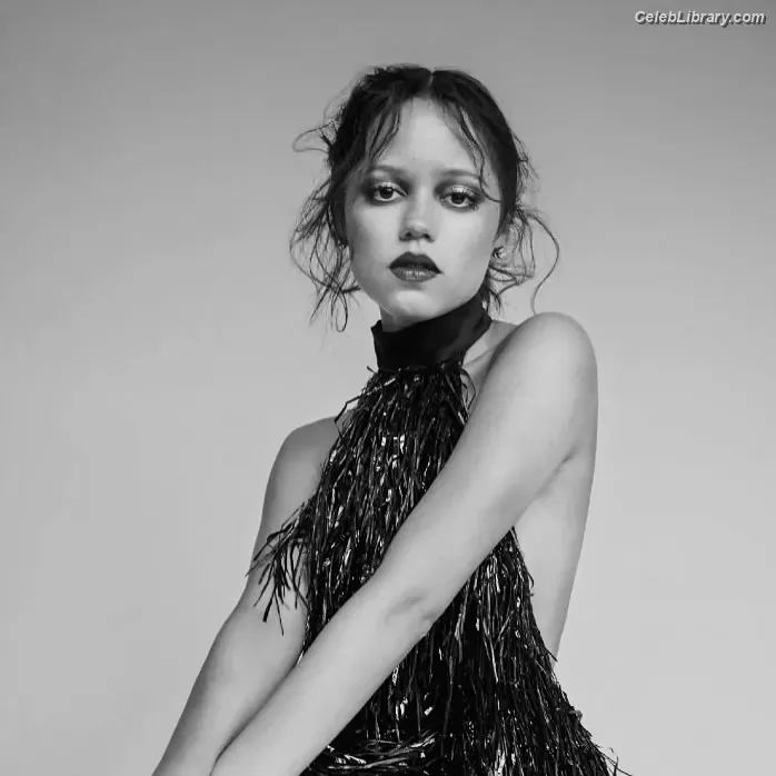 Jenna Ortega photo 16 of 5476