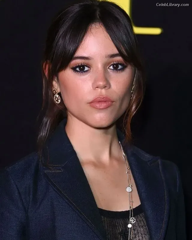 Jenna Ortega photo 3 of 5476