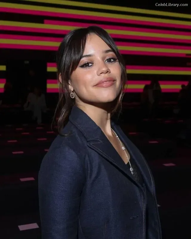 Jenna Ortega photo 9 of 5476