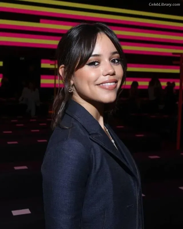 Jenna Ortega photo 10 of 5476