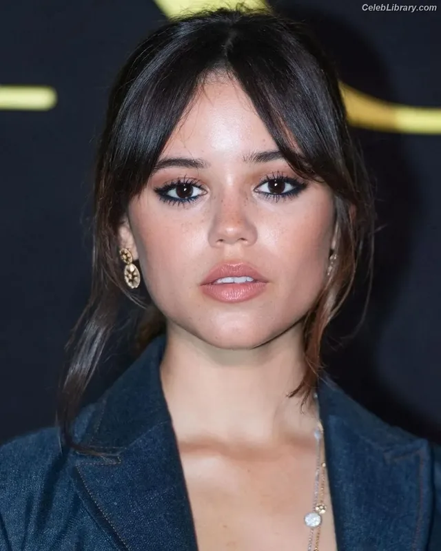 Jenna Ortega photo 16 of 5476