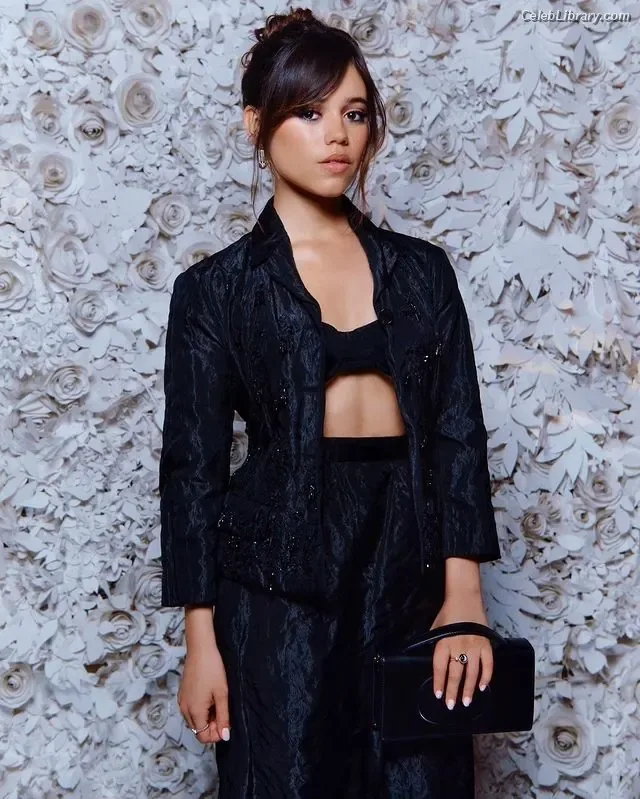 Jenna Ortega photo 22 of 5476