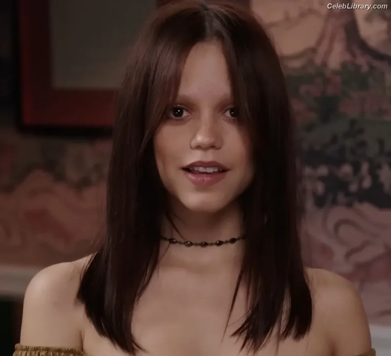 Jenna Ortega photo 4 of 5476