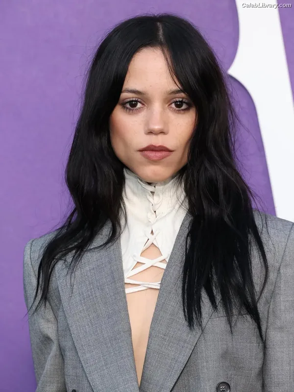 Jenna Ortega photo 22 of 5476