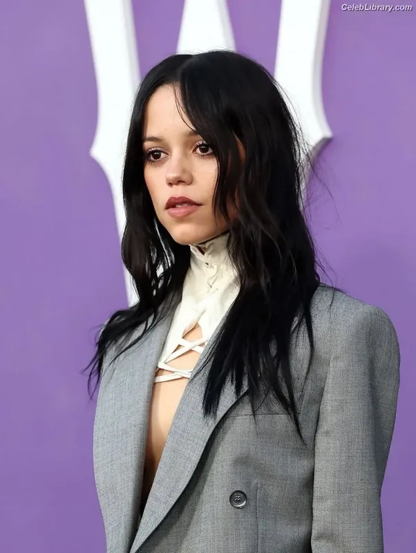 Jenna Ortega photo 23 of 5476