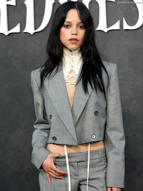 Jenna Ortega photo 5 of 5476