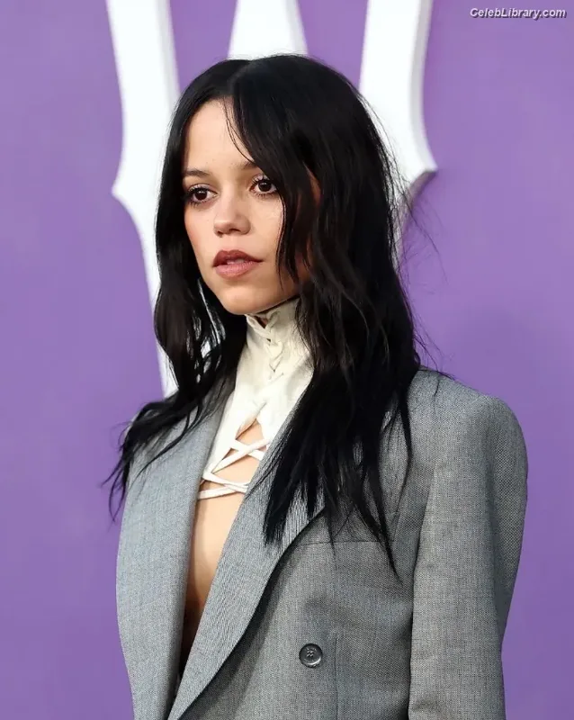 Jenna Ortega photo 16 of 5476