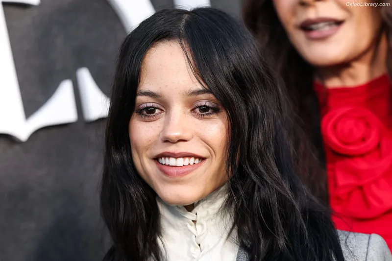 Jenna Ortega photo 1 of 5476