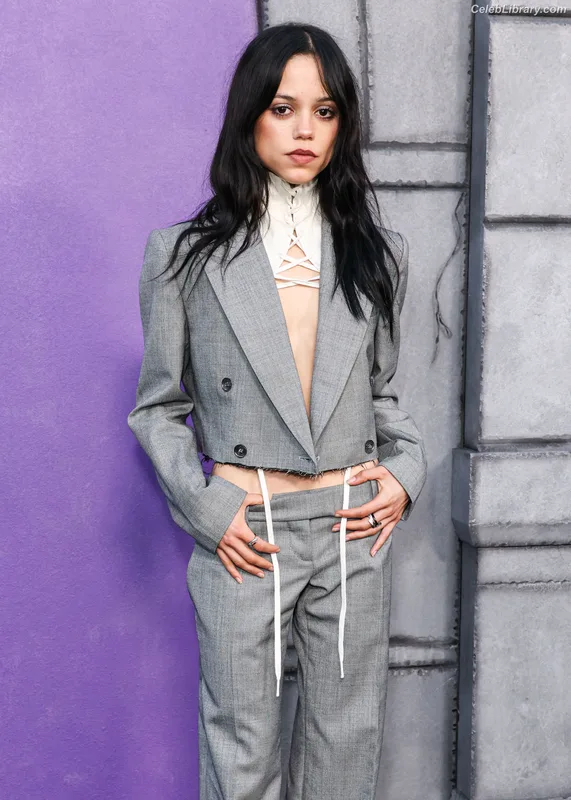 Jenna Ortega photo 3 of 5476