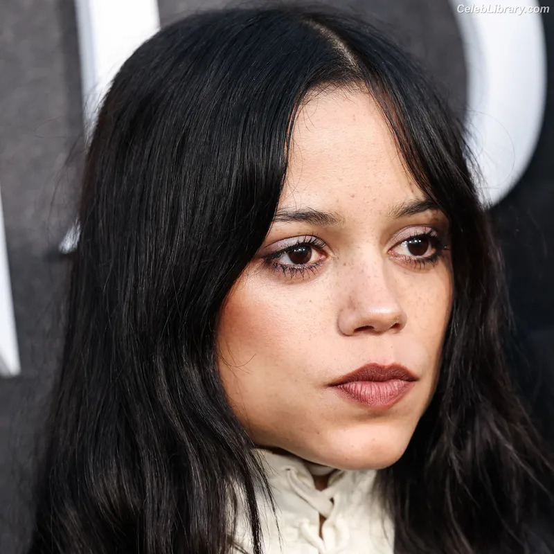 Jenna Ortega photo 5 of 5476