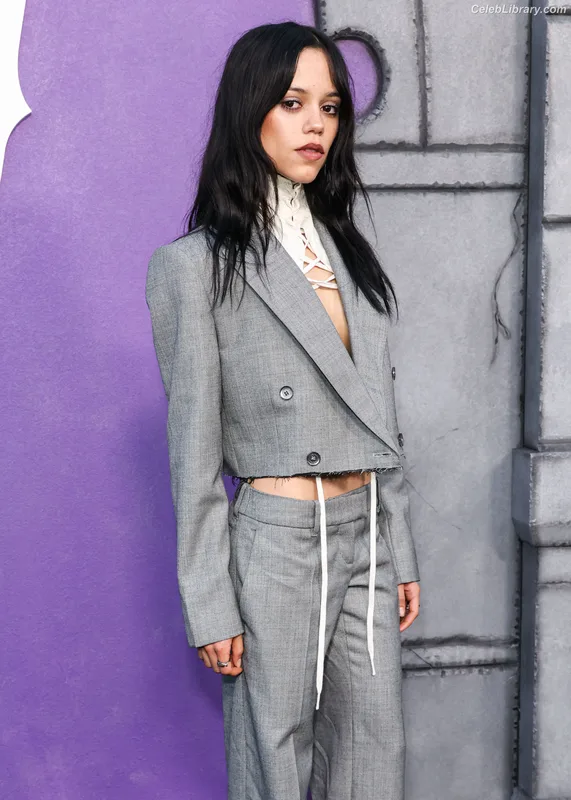 Jenna Ortega photo 6 of 5476