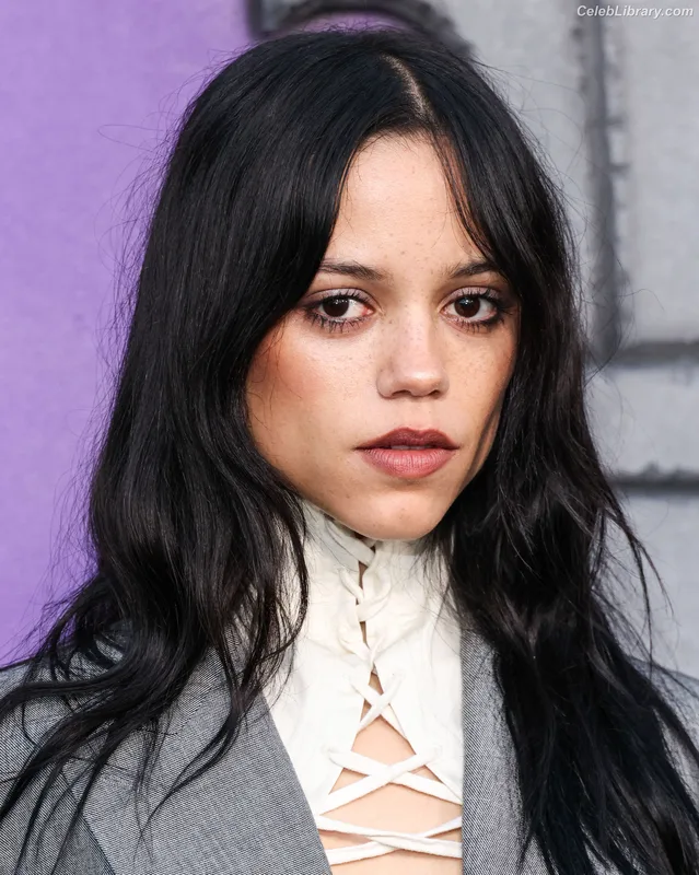 Jenna Ortega photo 9 of 5476