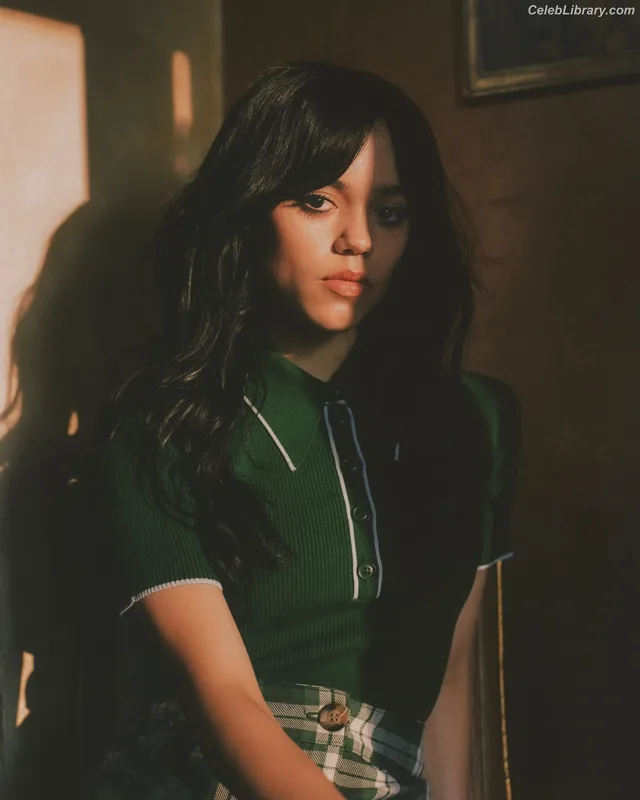 Jenna Ortega photo 7 of 5476