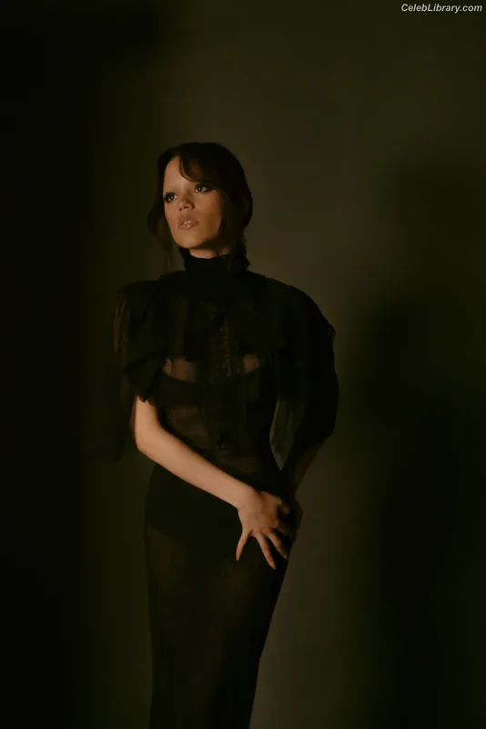Jenna Ortega photo 9 of 5476